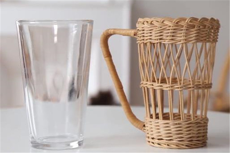 定番	手作り 籐 ティーセッ 断熱カップホルダー 牧歌的なスタイル 透明 ガラスカップ
