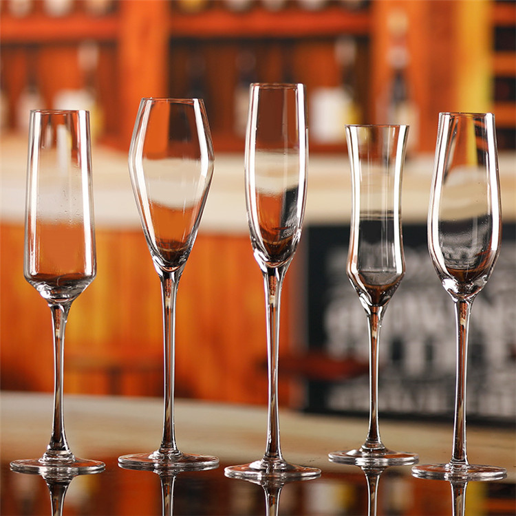 個性 ガラス 小さい新鮮な シャンパンカップ クリエイティブ ワイングラス 大人気
