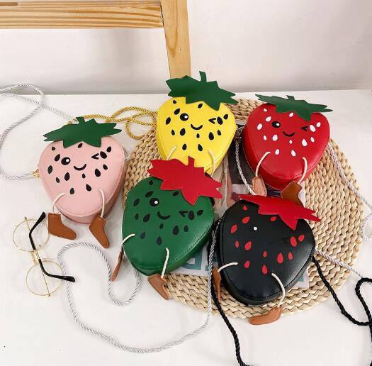 【YAYA】ミニバッグ　子供バッグ　果物　バッグ　可愛いバッグ　ショルダーバッグ　イチゴ　5色