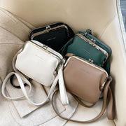 ショルダーバッグ　鞄　がま口　バッグ　デザイン　INS　大人気　韓国ファッション