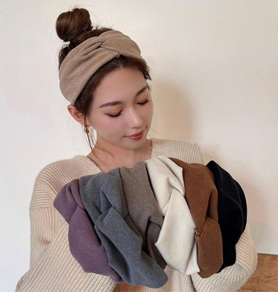 INS 新作  人気   髪飾り 韓国風 カチューシャ 女の子 雑貨  ヘアゴム  レディース 小顔効果  7色