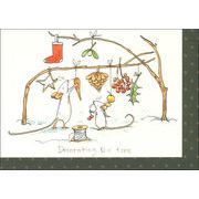 グリーティングカード クリスマス「ツリーをデコレーション」うさぎ 動物 イラスト
