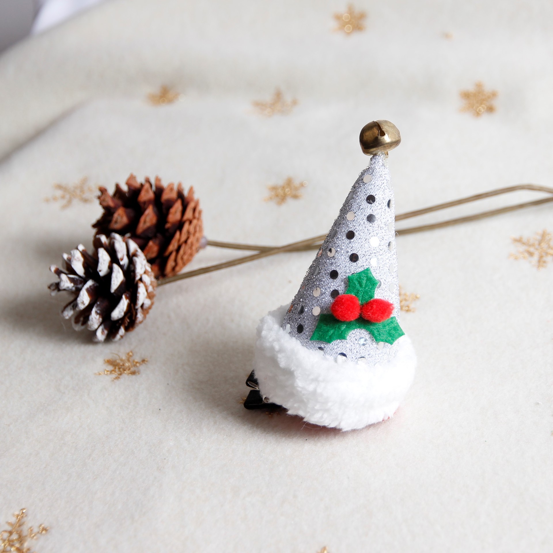 NO.147 ハンドメイド　ヘアピン　クリスマス　デコパ プレゼント付き !【キット】ホイップデコ ヘアピン キット