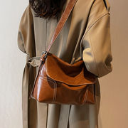 ショルダーバッグ　PUバッグ　肩掛け　韓国ファッション　秋冬　カバン　レザー