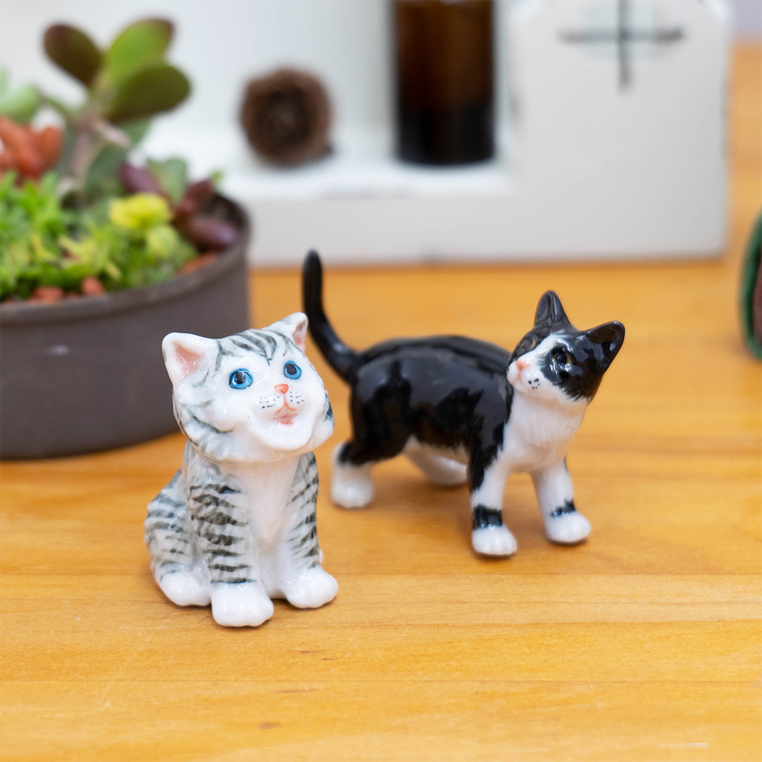 セラミックミニアニマル[猫 ネコ ねこ 陶器 置物 人形 アジアン