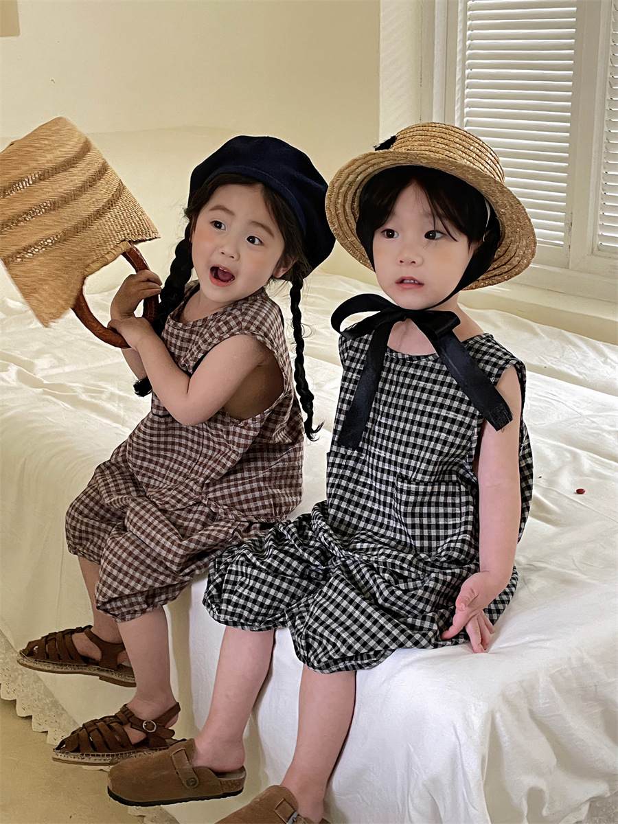 夏新作  韓国風子供服  キッズ服  袖なしトップス+ショートパンツ 綿麻 セットアップ  男女兼用  2色