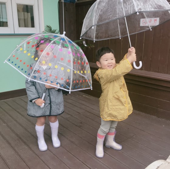 2023超人気新作 子供用 雨傘 雨具 キッズ用 透明 韓国風傘 かさ 長傘 2色