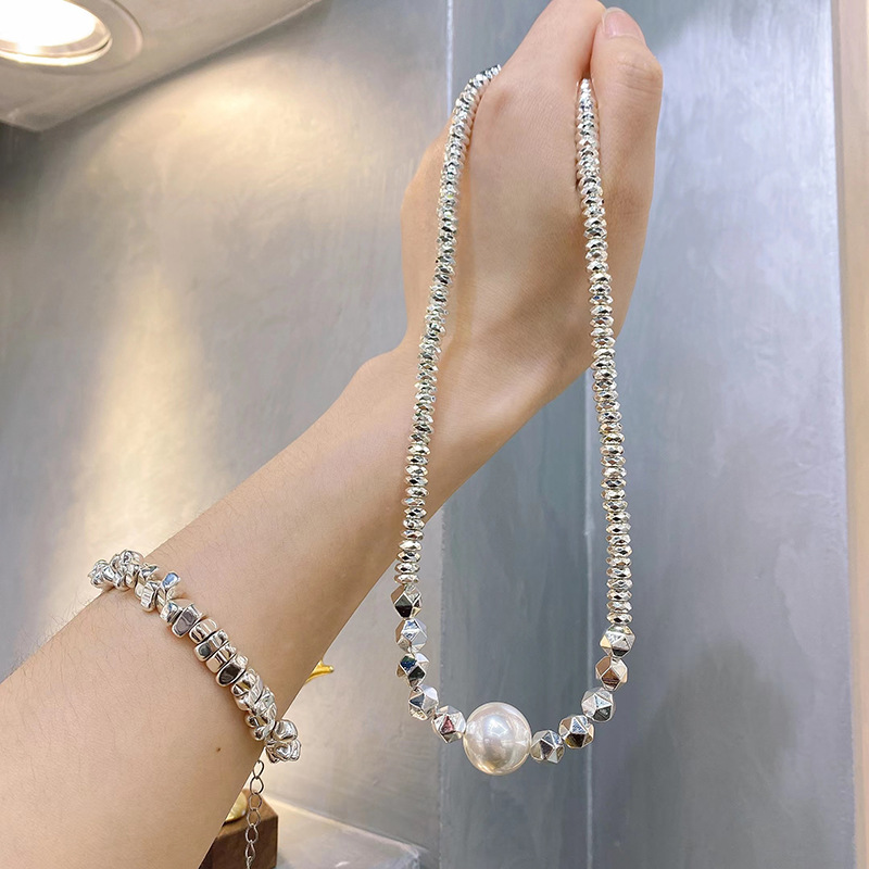 06メーカー直販貝珠円形砕銀ネックレスブレスレット女性小人数デザイン高級感ネックレス冷ややか風潮
