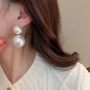 韓国東大門の春の新作誇張復古大真珠ピアス冷淡風気質女性銀針イヤリング卸売
