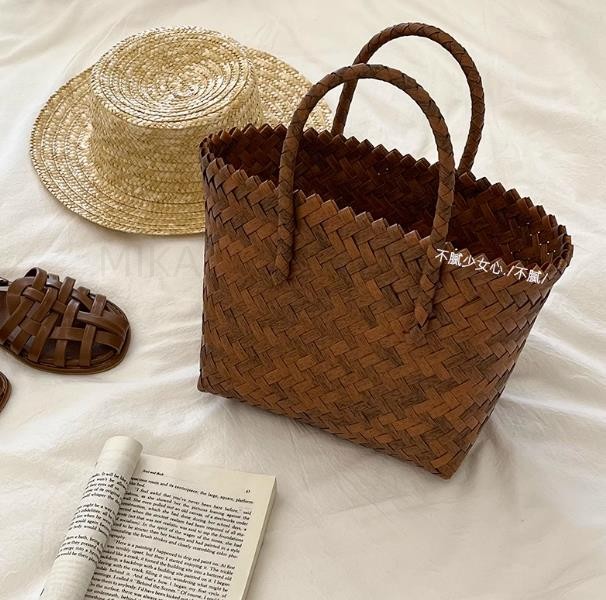 手提げ鞄 で砂浜のバッグ甘美でかわい ボヘミアン 風のわら編みのバッグ女のバッグ 海辺の休暇を編ん