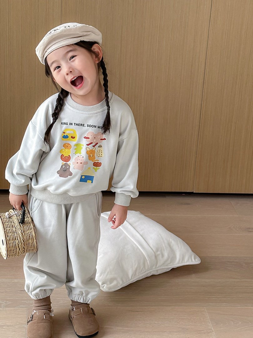 かわいい    韓国子供服    キッズ服    パーカー +パンツ     2点セット    90-140cm