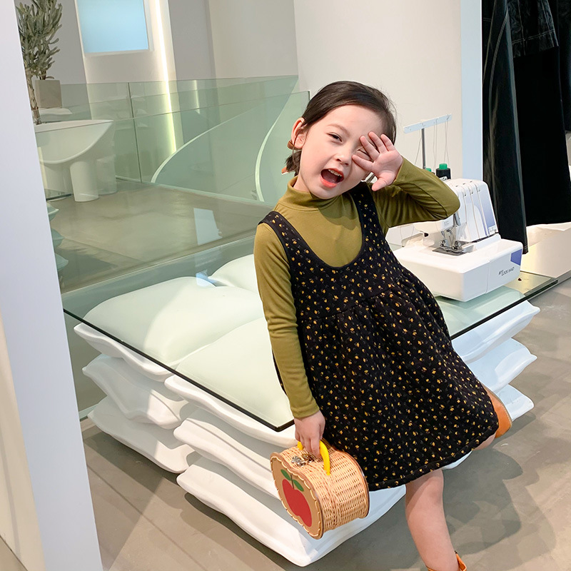 韓国の子供服2022年春と秋の新しい女の子のドレス韓国版の女の子の赤ちゃんの花柄ストラップスカート