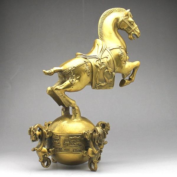 銅製「皇帝馬」