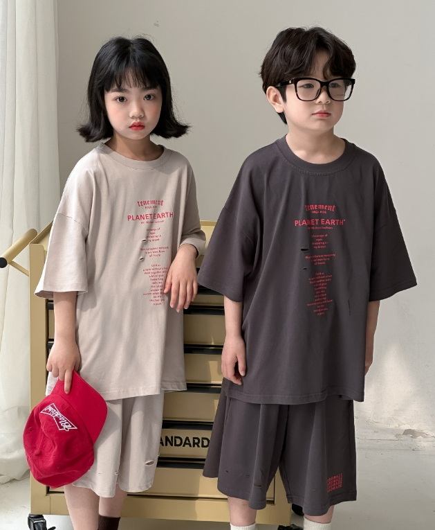 2024 ins  韓国風子供服  トップス  英文字柄  セットアップ  Tシャツ+ショートパンツ   2色