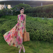 Wang Hanyan カラフルなノースリーブドレス、フェミニンスタイル、模造シルク高級汚れたシーサイドリゾート