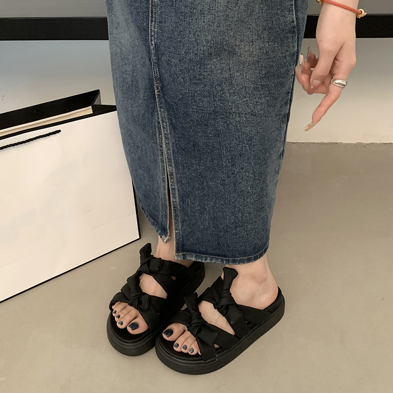 ●韓国大流行● TRIPLE RIBBON 厚底スリッパ_BLACK リボンサンダル スリッパ 厚底 デザイン 春夏 レディース 韓国