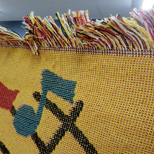 カリフォルニア レーズン フリンジ タペストリー | 卸売・ 問屋