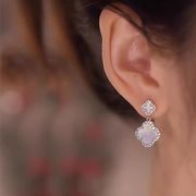 貝四つ葉のクローバーピアス　ピアス　アクセサリー　韓国ファッション