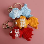3色 かわいい 金魚キーホルダー  手編み 魚キーチェーン  バッグチャーム  金魚雑貨