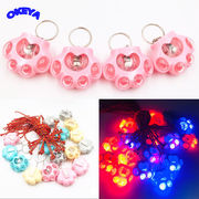 新入荷　キーホルダー 　ファション小物　ストラップ　光る　LED　猫の手　可愛い