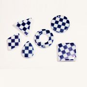 樹脂製/市松模様デコパーツ/和柄/和風/上部に穴付き/最安値＆営業日当日出荷