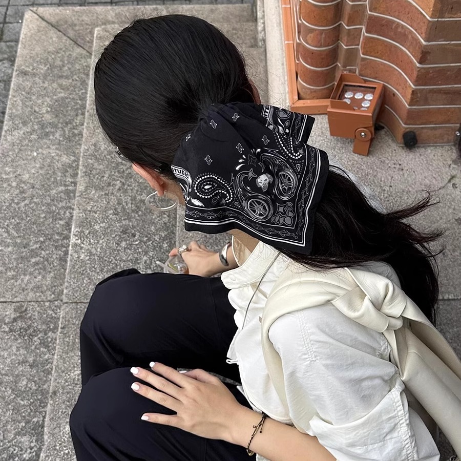 希少 80s archive 装飾デザインターバン 黒 シュシュ シュシュ ヘアアクセサリー レディース 韓国ファッション 春夏 | 卸売