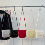 ショルダーバッグ　韓国ファッション　デザイン PUバッグ カバン 肩掛けバッグ　ミニーバッグ　小さめ