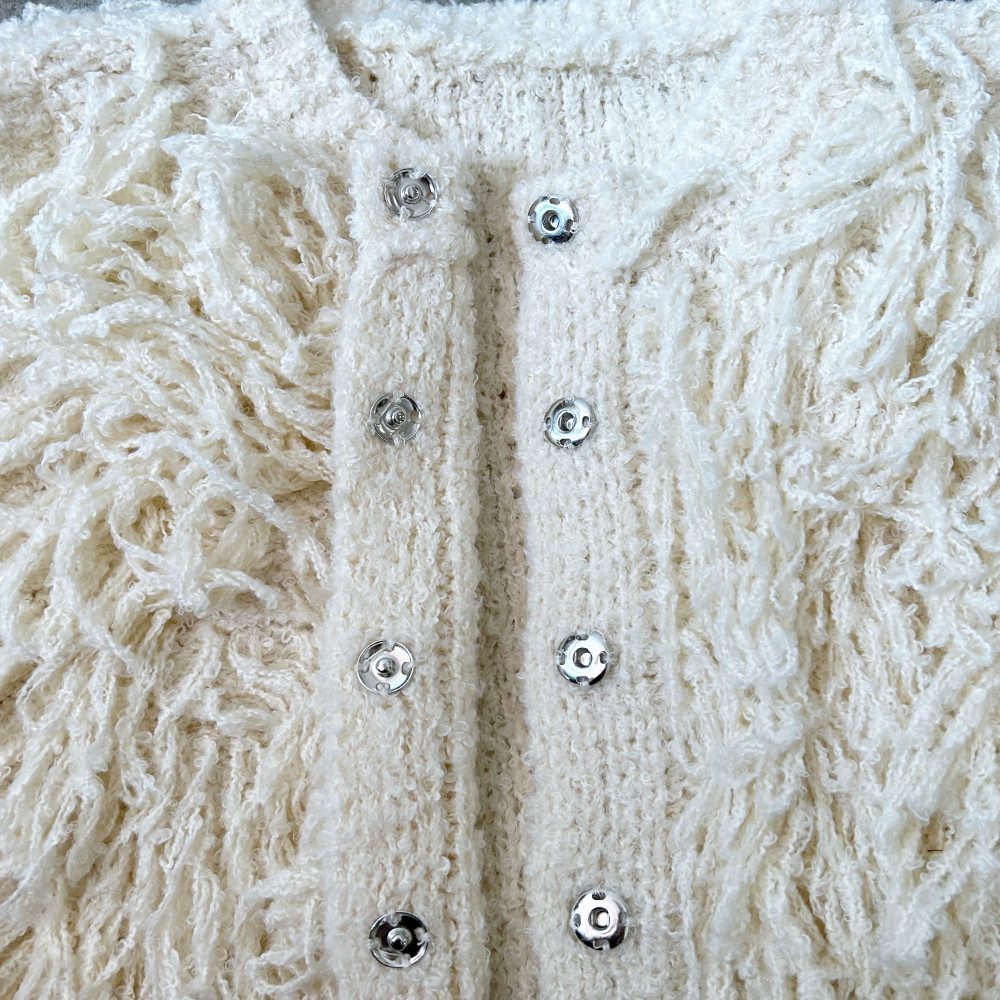 今月末で出品終了します。MAYDI フリンジベスト 今月末で出品終了します。MAYDI フリンジベスト - メルカリ