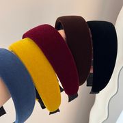 カチューシャ　ヘアアクセサリー　レディース　デザイン　韓国風　髪飾り