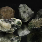 原石　フェナカイト＆エメラルド　共生鉱　ブラジル産　約16.5?18ct