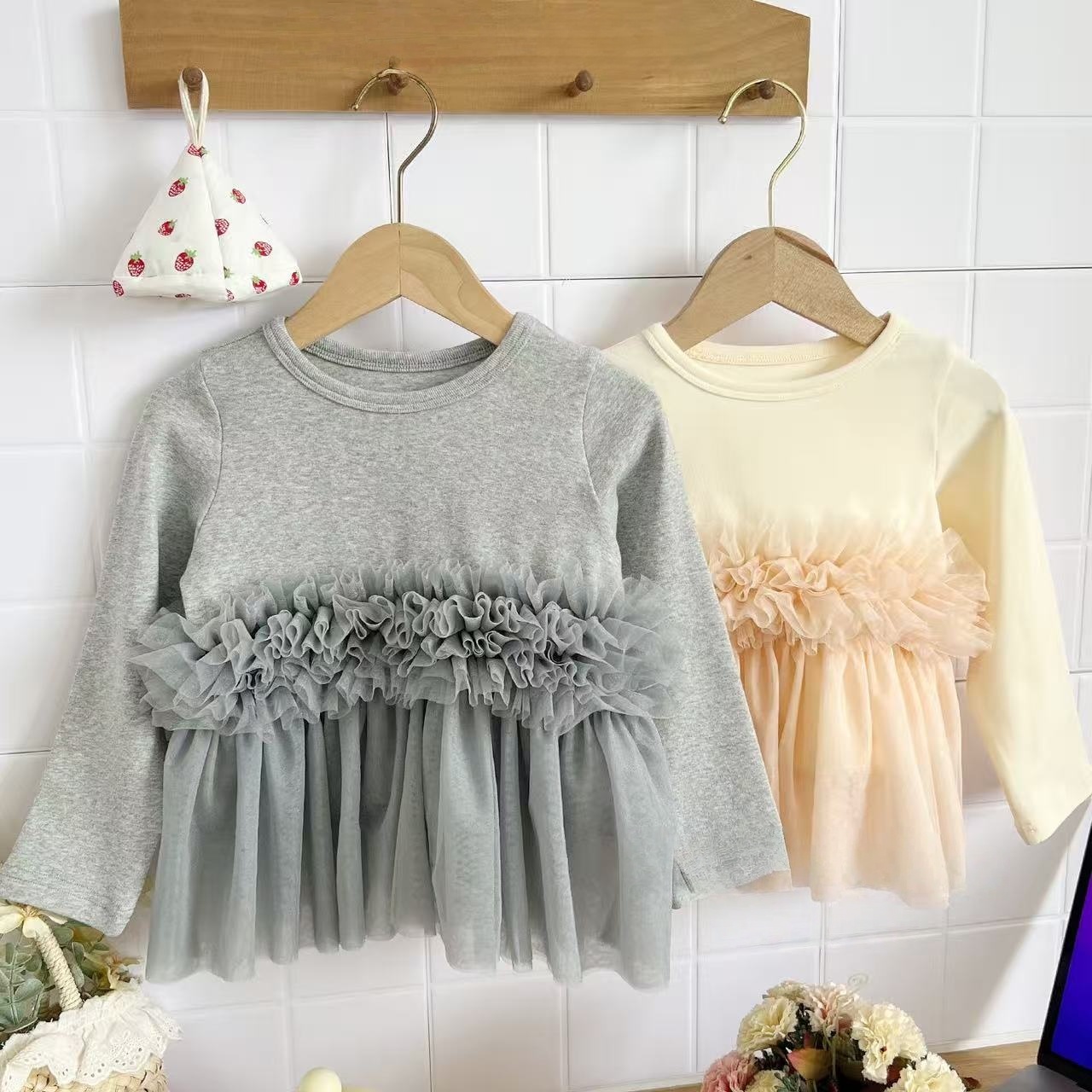 2025春秋新作　子供服　キッズ　ベビー　女の子　トップス　チュール　長袖　T-シャツ　90cm～130cm2色 DC
