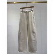 ユニークな切り替えデザインが特徴の フリース裏起毛 ジャージーパンツ