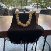 人気沸騰 INSスタイル インスタ風タッセルバッグ 軽やかショルダー パールアクセント イブニングにも
