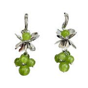 レーディス ゆらゆら グリーンフラワー葡萄 デザイン ピアス 　e0252