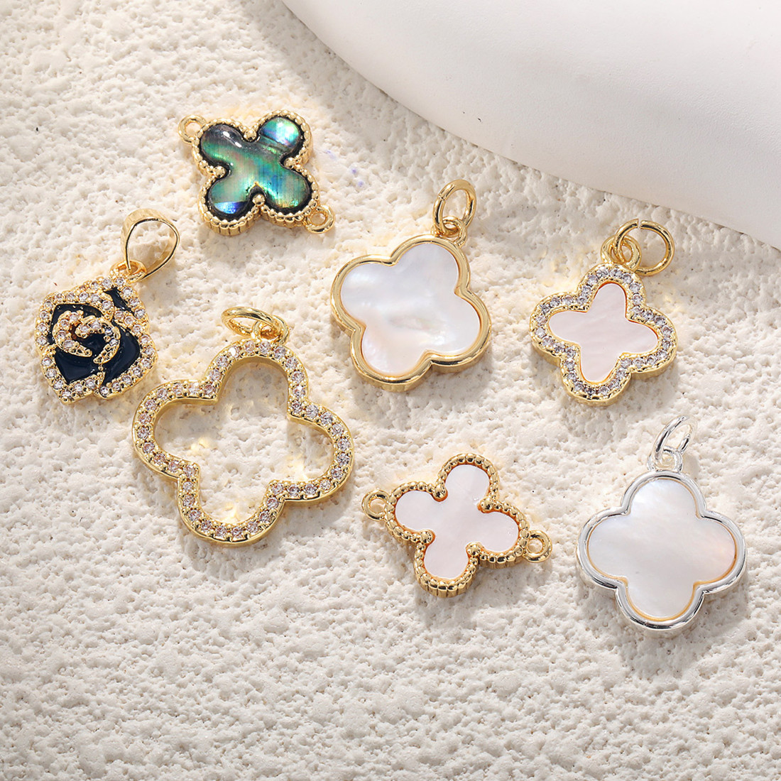 クローバー 四葉 ハワイアン ネックレストップ ハンドメイド シェルパーツ 貝殻 アクセサリーパーツ 連結