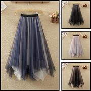 ドット柄とハート柄が春秋にぴったりな、ミディアム丈で着痩せ効果抜群スカートV00204