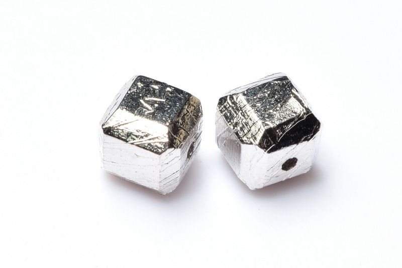 アルタイ隕石(メテオライト) 6x6mm シルバーコーティング キューブ