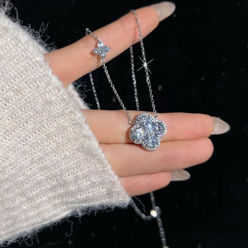 ネックレス レディース シルバー925 アクセサリー クローバー ジュエリー ギフト プレゼント キラキラ