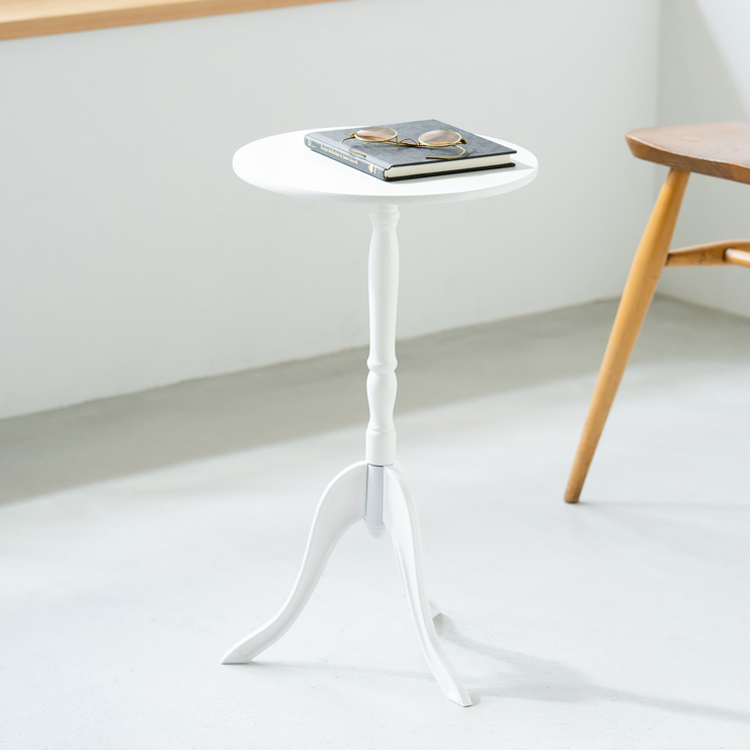 組立簡単！脚のデザインがポイントクラシックサイドテーブル 北欧風 机