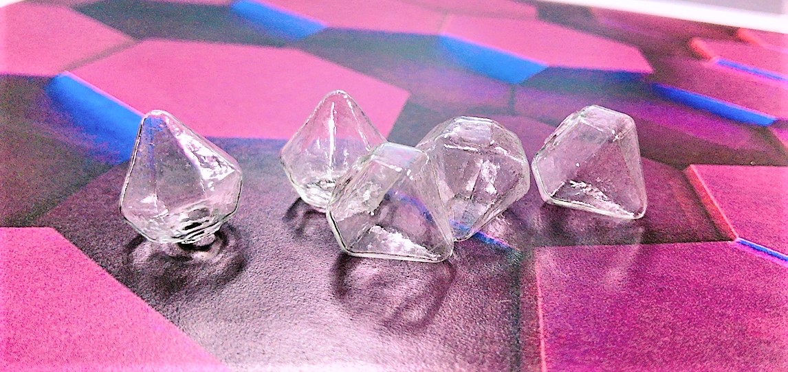 【夏アクセサリー】　ガラスドーム　ダイヤモンドの形　値下げ販売　30円⇒25円