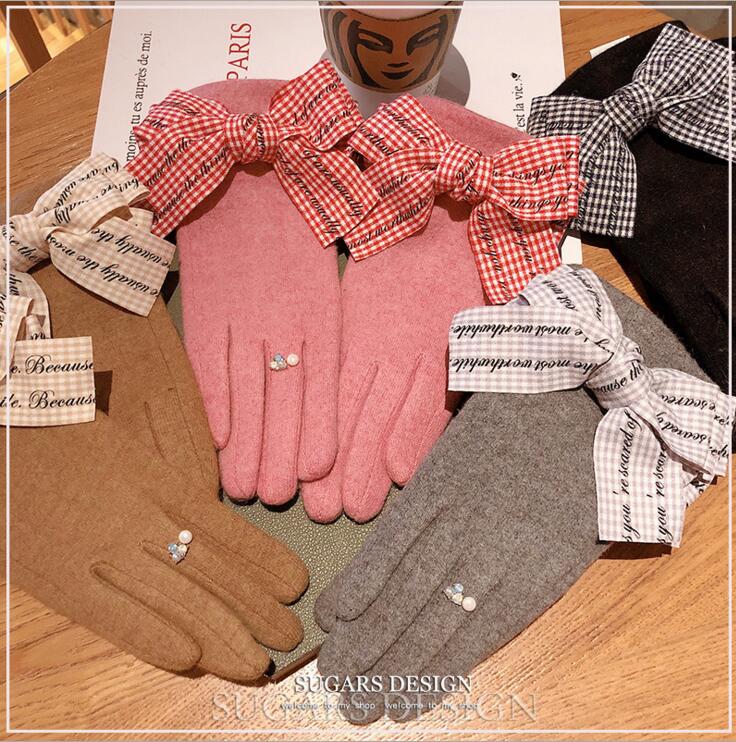 秋冬新品 レディースファッション 手袋 グローブ ウール リボン 英字 パール 防寒 株式会社 C2jジャパン 問屋 仕入れ 卸 卸売の専門 仕入れならnetsea