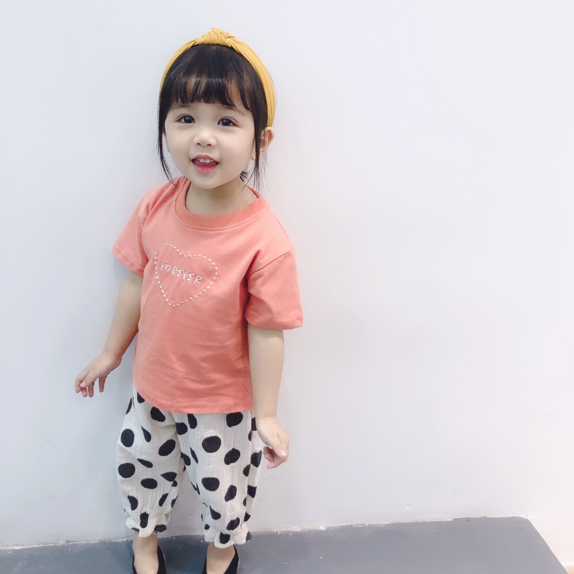 新作 韓国風 子供服 女の子 男の子 可愛いキッズ クルーネック ｔシャツ 半袖 軽量 速乾性 ハート 刺繍 アパレル 錦綉 株式会社 問屋 仕入れ 卸 卸売の専門 仕入れならnetsea