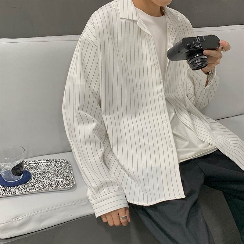 ユニセックス　シャツ トライプモノトーン カジュアル  大きいサイズ 韓国風　オシャレ