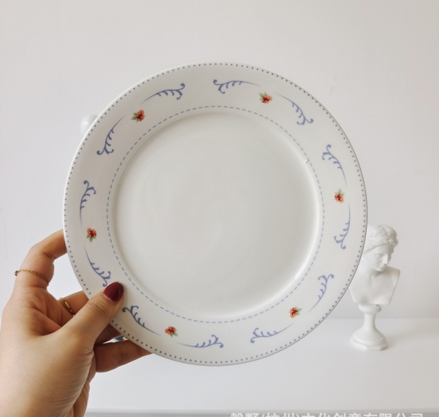 2022 INS 皿を捧げる 人気  セラミックス  朝食の皿  インテリア  トレイ  置物を飾る  創意撮影装具