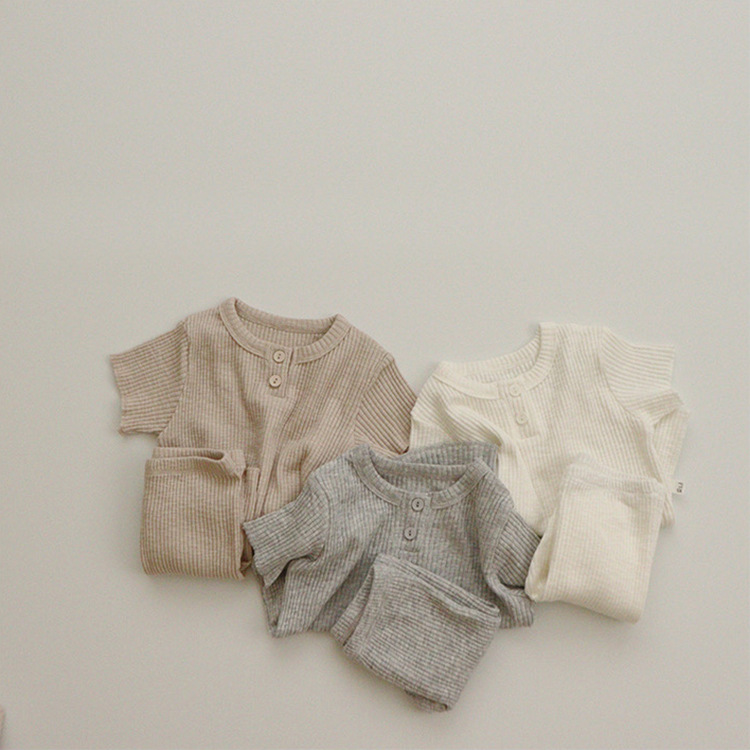ins夏人気  韓国風子供服  半袖 Tシャツ  トップス+ショートパンツ セットアップ  男女兼用 部屋着  4色