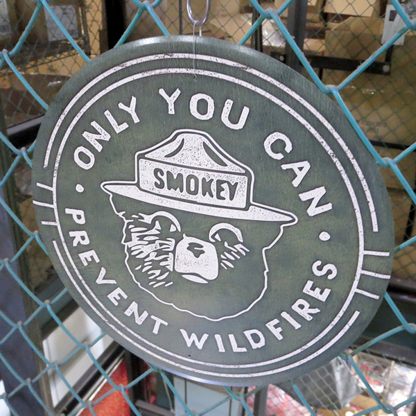 ラウンド メタルサイン SMOKEY BEAR【スモーキーベア ブリキ看板