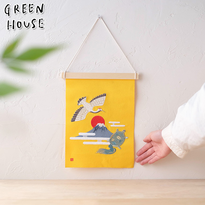 ■GREEN HOUSE(グリーンハウス）■■お正月グッズ■　刺繍ミニタペストリー　鶴亀富士山