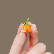 センスアップ オープンブローチ ライチブローチ  コンパクト 果物の胸花 光抜け防止ボタン