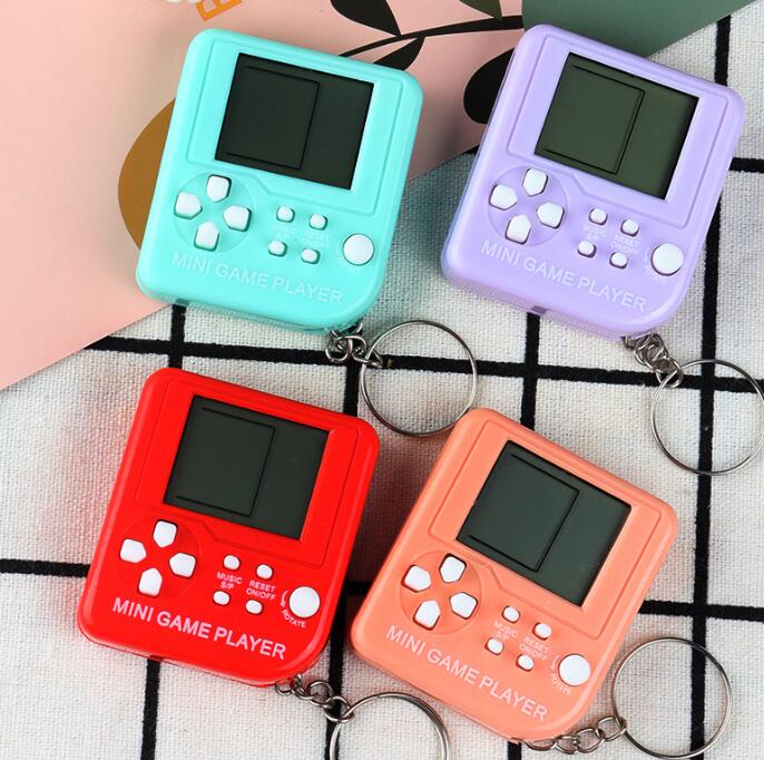 ゲーム機キーホルダー×6個 Amazon.co.jp: ゲーム機型キーホルダー : おもちゃ