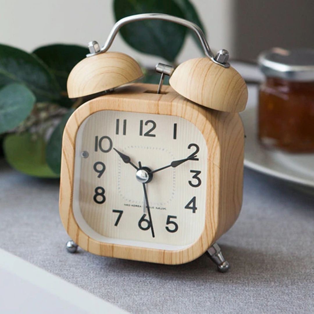 在庫限り】目覚まし時計 小型 四角 木目調 アラーム付き